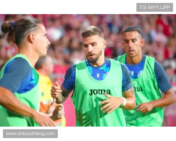 西甲豪门引援动向：今夏转会窗聚焦锋线补强与中场升级