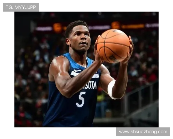 爱德华兹突破得分拉开差距，效率明显优于队内另一主要得分手